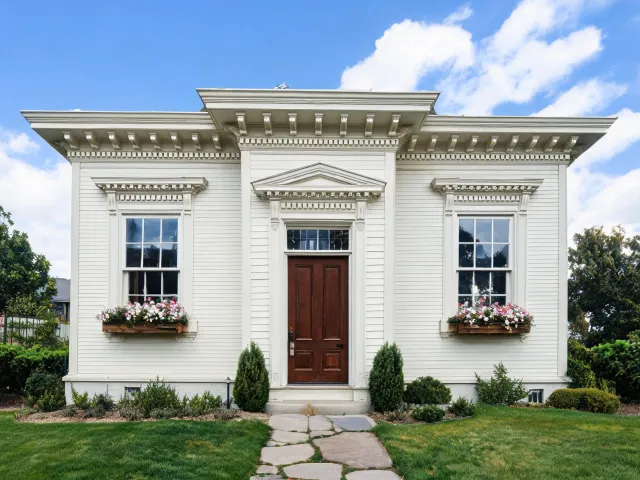 Remodeled Victorian facade with Fypon window trim